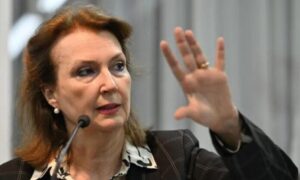 EX MINISTRA DURA CON MILEI: «O NO ES MUY INTELIGENTE O ES UNA SUERTE DE CORRUPTO»