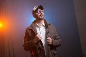 EL MERCEDINO MAX BIDART PRESENTA «JUSTO AYER» EN EL COLEGIO NACIONAL
