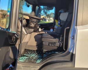 TAMBIÉN EN CHIVILCOY: DENUNCIAN ATAQUE A PIEDRAZOS A VEHÍCULOS EN RUTA 5