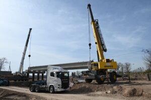 LUJÁN: INICIARON OBRA DE CONSTRUCCIÓN DE PUENTE EN EL RIO