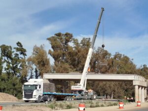 CONSTRUYEN PUENTE EN GARCÍA POR OBRAS EN RUTA NACIONAL 5