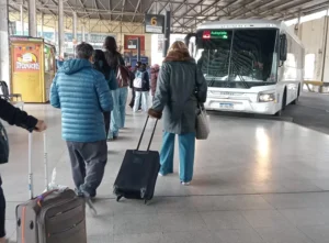 CONMOCIÓN: HALLAN MUERTO EN PEHUAJÓ PASAJERO DE MICRO QUE SALIÓ DE LA PLATA