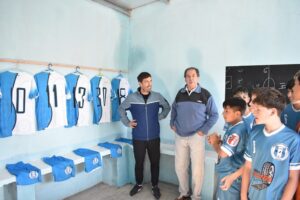 DEFENSORES INAUGURÓ SUS NUEVOS VESTUARIOS