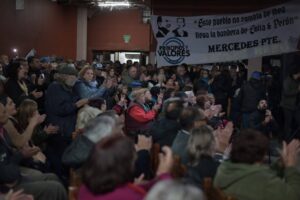 FUERZA PATRIA MOSTRÓ PODER DE CONVOCATORIA EN SU CIERRE DE CAMPAÑA