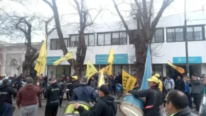 SUIPACHA: BOMBEROS INICIARON COLECTA EN AYUDA DE TRABAJADORES LÁCTEOS