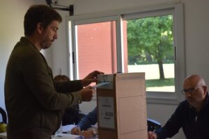 ELECCIONES 2025: VOTÓ EL INTENDENTE USTARROZ