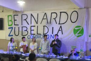 VECINOS POR MERCEDES AGASAJÓ A SUS FISCALES
