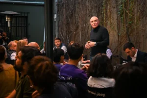 ESPERT EVITA RESPONDER POR LOS 200 MIL DOLARES Y MILEI RESPALDA SU CANDIDATURA