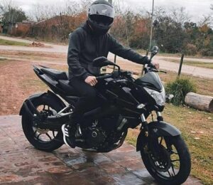 SABADO A LA NOCHE: SE ROBARON UNA MOTO DE LA PUERTA DE LA CASA