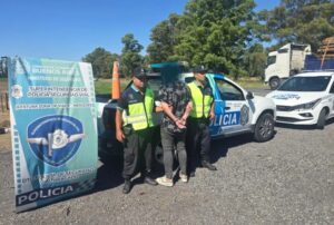 RUTA 5: DETIENEN CONDUCTOR CON TROZO COMPACTO DE COCAÍNA EN SU AUTO