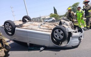 IMPACTANTE VUELCO EN LA AU 5: UNA MUJER HERIDA