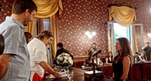 CAROLINA BÉSSEGA SIENTE UN «COMPROMISO HERMOSO» DE TRABAJAR POR MERCEDES