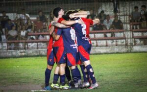 SEMIFINALES: ESTUDIANTES Y EL FRONTÓN GANARON EN LA IDA