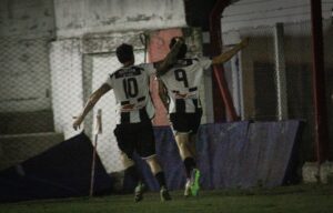 REDUCIDO: CLUB MERCEDES SUPERIOR EN LA IDA