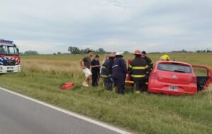 RUTA 5: CHOQUE ENTRE DOS AUTOS EN SOBREPASO Y POSTERIOR DESPISTE