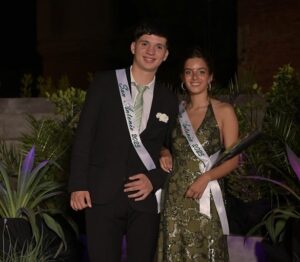 MULTITUDINARIA PASARELA DE EGRESADOS 2025 EN EL C.C. LA TROCHA