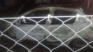 VIERNES POR LA NOCHE: INCENDIO Y DESTRUCCIÓN TOTAL DE AUTOMÓVIL