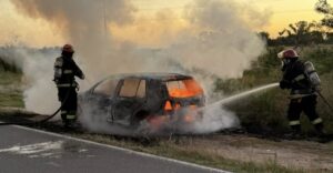 RUTA 41: INCENDIO TOTAL DE VEHÍCULO ENTRE NAVARRO Y MERCEDES