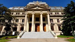 LEGISLATURA BONAERENSE: DETIENEN A 2 EMPLEADOS POR ABUSO SEXUAL EN EL PALACIO