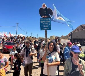 MOVILIZACIÓN EN MENDOZA CONTRA MINERA SAN JORGE A LA QUE APOYA MILEI