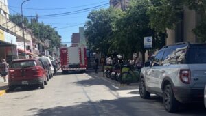 SUSTO: BOMBEROS Y EMERGENCIAS AL VILLA ABRILLE POR UN CORTOCIRCUITO