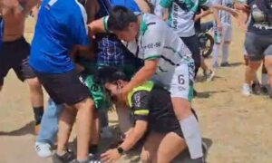 VIOLENCIA: BRUTAL ATAQUE A UNA JOVEN ÁRBITRA EN BAHÍA BLANCA