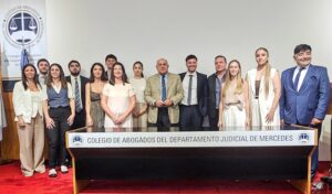 COLEGIO DE ABOGADOS TOMÓ JURAMENTO A NUEVOS PROFESIONALES