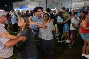 GOWLAND Y UN NUEVO ANIVERSARIO: MÚSICA Y TRADICIÓN EN LOS FESTEJOS