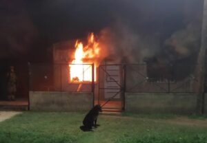 LUJÁN: ASESINAN A JOVEN DE 29 AÑOS Y QUEMAN CASA DE SOSPECHOSOS