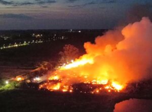 INCENDIO DE MAGNITUD EN PREDIO LINDERO AL RECICLADO Y AL CANIL EN SUIPACHA