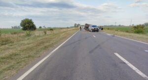 SUSTO EN RUTA 5: VOLCÓ CASA RODANTE EN LA QUE VIAJABA UNA FAMILIA