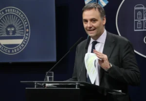 CASO ADORNI: TESTIGO DECLARÓ QUE EL VUELO A URUGUAY FUE PAGADO POR PERIODISTA DE LA TV PÚBLICA