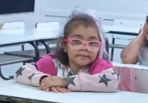 TRAS LA OPERACIÓN Y UNA OLA DE SOLIDARIDAD, CHLOE COMENZÓ PRIMER GRADO