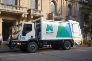 NUEVO CAMIÓN COMPACTADOR PARA FORTALECER HIGIENE URBANA