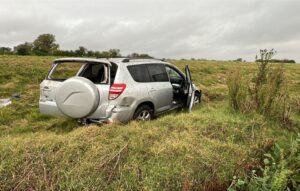 SUIPACHA: DOS MERCEDINOS ILESOS TRAS DESPISTE Y VUELCO EN RUTA 5