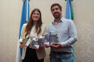 TALENTO MERCEDINO A LA FERIA DEL LIBRO: USTARROZ RECIBIÓ A CATALINA MAZZOCHI