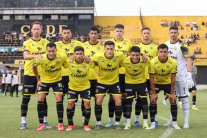 DURA CAÍDA EN JÁUREGUI: FLANDRIA GOLEADO POR SAN CARLOS EN EL CARLOS V