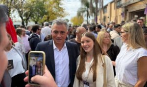 KARINA MILEI DESEMBARCÓ EN SUIPACHA PARA FORTALECER ARMADO DE LLA EN PROVINCIA