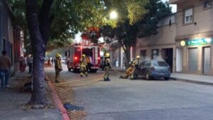 INCENDIO DE AUTOMÓVIL EN ZONA CÉNTRICA DE MERCEDES