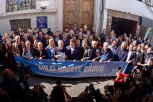 INTENDENTES RECLAMARON FONDOS A PETTOVELLO QUE RESPONDIÓ CON UN CARTEL