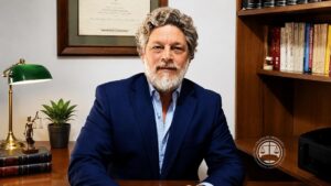 ELECCIONES DEL COLEGIO DE ABOGADOS: CONTUNDENTE TRIUNFO DE HORACIO DELUCA