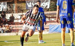 CLUB MERCEDES PISÓ FUERTE Y BAJÓ A ALEM EN EL REGRESO A LA LIGA
