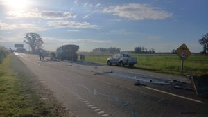 AU 7: TRIPLE CHOQUE POR ALCANCE DEJÓ TRES PERSONAS HERIDAS
