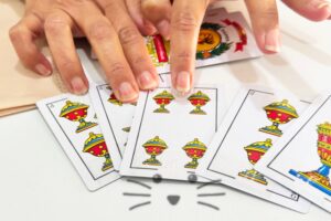 MEZCLAR LAS CARTAS, Y DAR DE NUEVO