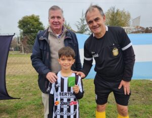 JUNTO A FIGURAS DEL FÚTBOL SE VIVIÓ UNA JORNADA SOLIDARIA EN CLUB UNIÓN