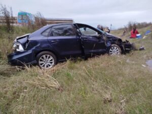 RUTA 5: VIOLENTO DESPISTE Y VUELCO DE UNA FAMILIA